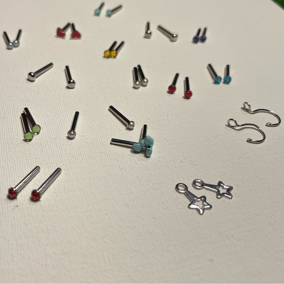 American Girl Rosy Glasses with Case for 18 inch doll & 14 sets of earrings - Picture 4 of 9